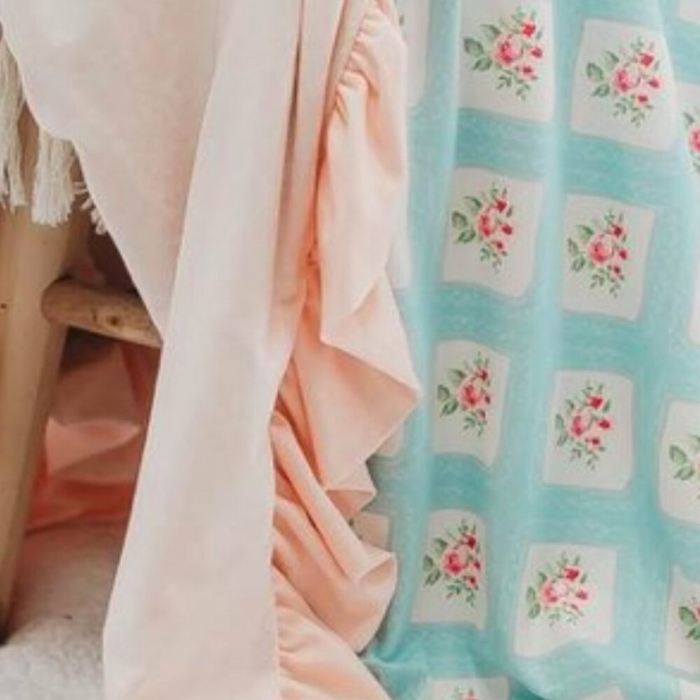 Girls SweetHoney Cookies Dreamer XL Blanket Pink Blue Floral Ruffle Edge Lounge - Picture 2 of 4